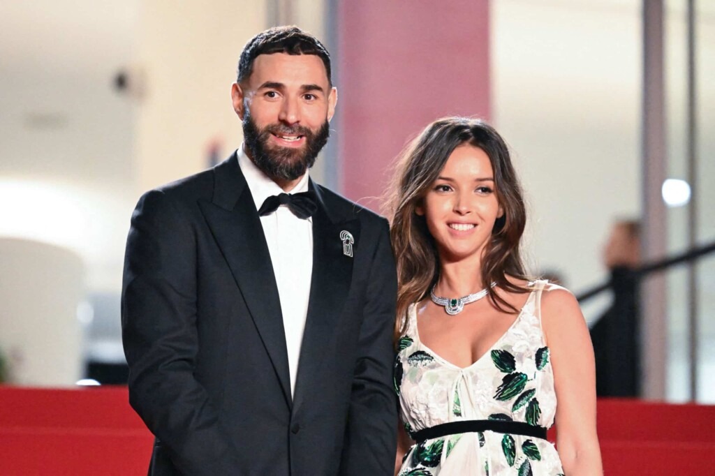Lyna Khoudri et Karim Benzema attirent l’attention avec leurs sacs de luxe lors d’une sortie médiatisée Lyna Khoudri et Karim Benzema attirent l’attention avec leurs sacs de luxe lors d’une sortie médiatisée