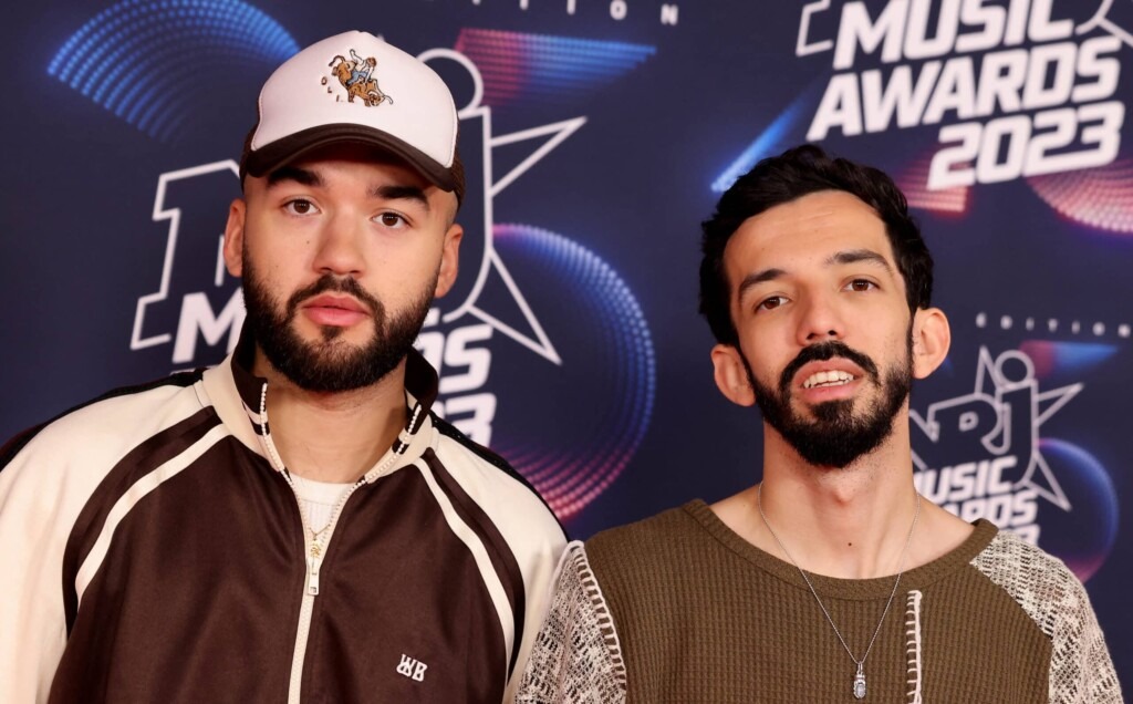 Oli, du duo Bigflo et Oli, répond avec humour à un critique sur son prétendu manque d’expérience Oli, du duo Bigflo et Oli, répond avec humour à un critique sur son prétendu manque d’expérience