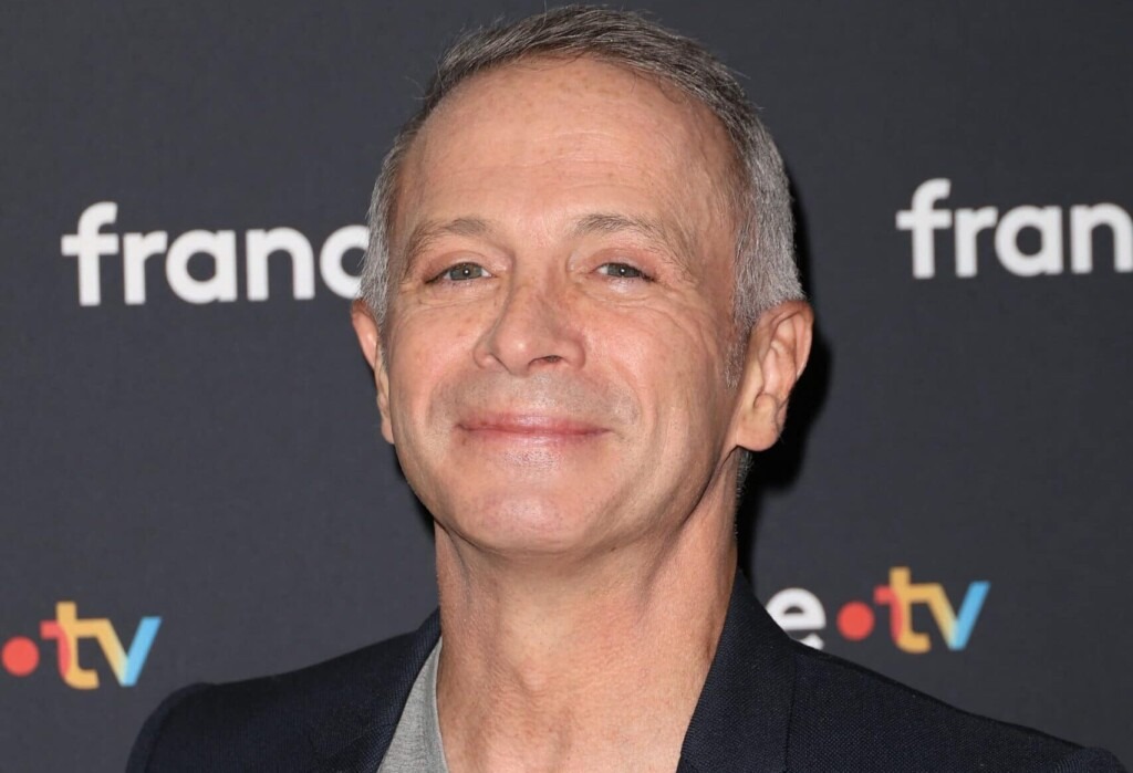 Samuel Étienne : surprise, l’animateur rejoint l’équipe de France Samuel Étienne : surprise, l’animateur rejoint l’équipe de France