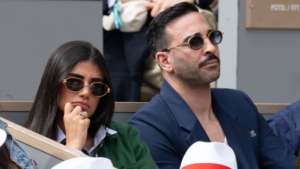 Adil Rami parle de sa relation avec Louana : elle bavarde beaucoup Adil Rami parle de sa relation avec Louana : elle bavarde beaucoup