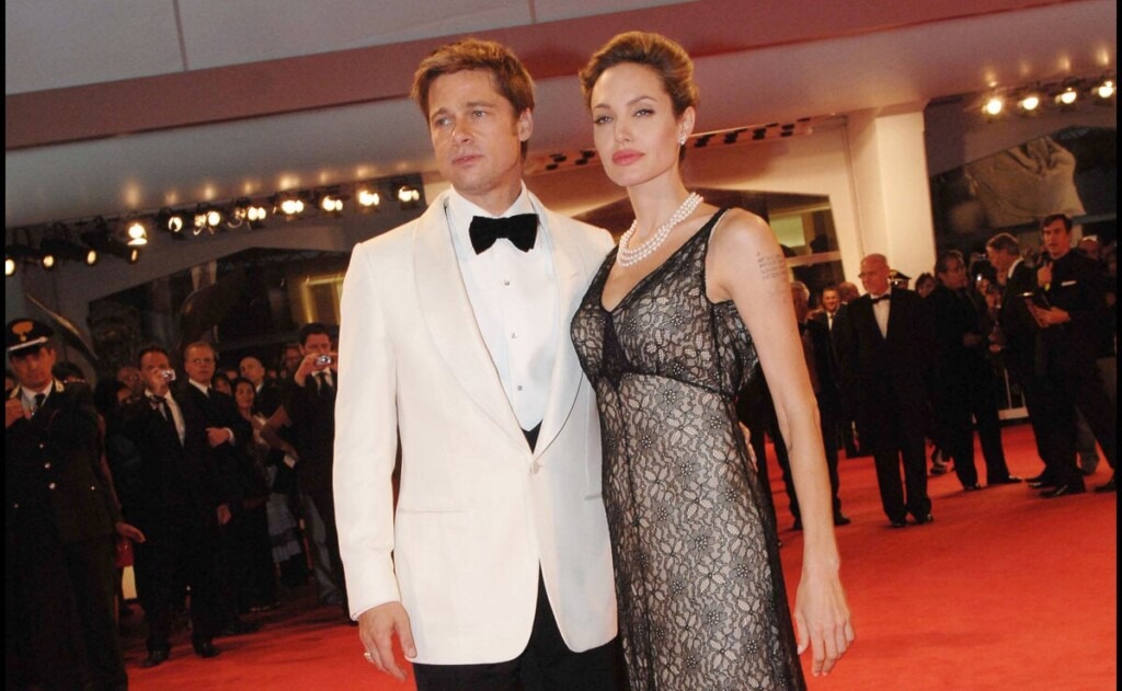 Plus que quatre jours avant la Mostra : Angelina Jolie et Brad Pitt, un couple éclatant sur le tapis rouge Plus que quatre jours avant la Mostra : Angelina Jolie et Brad Pitt, un couple éclatant sur le tapis rouge