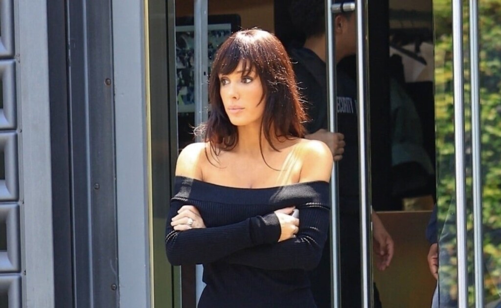 Les baisers ardents et tenues audacieuses de Kanye West pourraient enrichir Bianca Censori Les baisers ardents et tenues audacieuses de Kanye West pourraient enrichir Bianca Censori