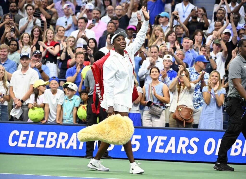 Un acteur américain connu a été vu câlinant dans les tribunes de l’US Open (Photos) Un acteur américain connu a été vu câlinant dans les tribunes de l’US Open (Photos)