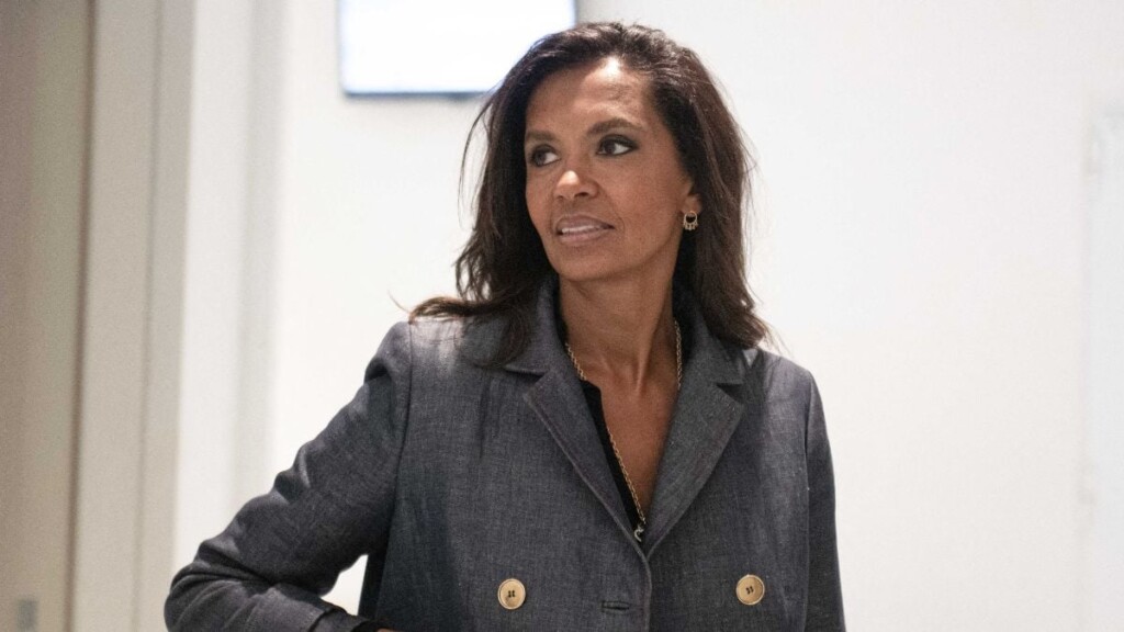Karine Le Marchand répond aux rumeurs sur sa présence dans le futur casting de Danse avec les Stars Karine Le Marchand répond aux rumeurs sur sa présence dans le futur casting de Danse avec les Stars