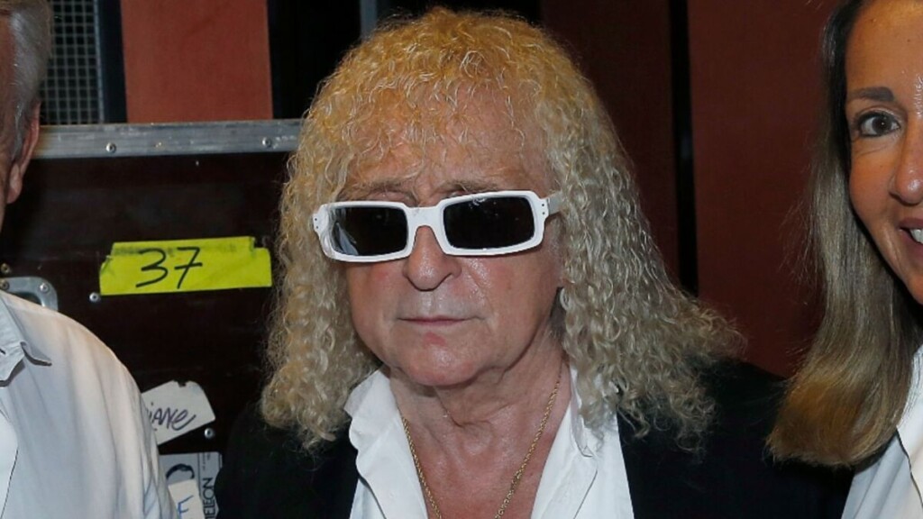 Michel Polnareff en désaccord avec un chroniqueur, convaincu d’être le père de son enfant Michel Polnareff en désaccord avec un chroniqueur, convaincu d’être le père de son enfant