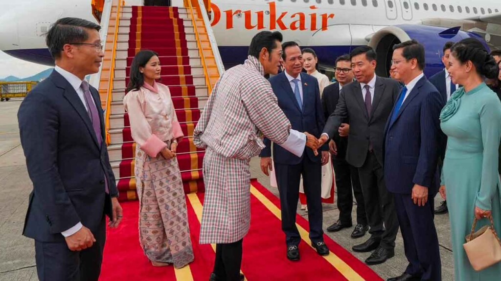 Le roi et la reine du Bhoutan visitent officiellement le Vietnam avec leurs trois enfants Le roi et la reine du Bhoutan visitent officiellement le Vietnam avec leurs trois enfants