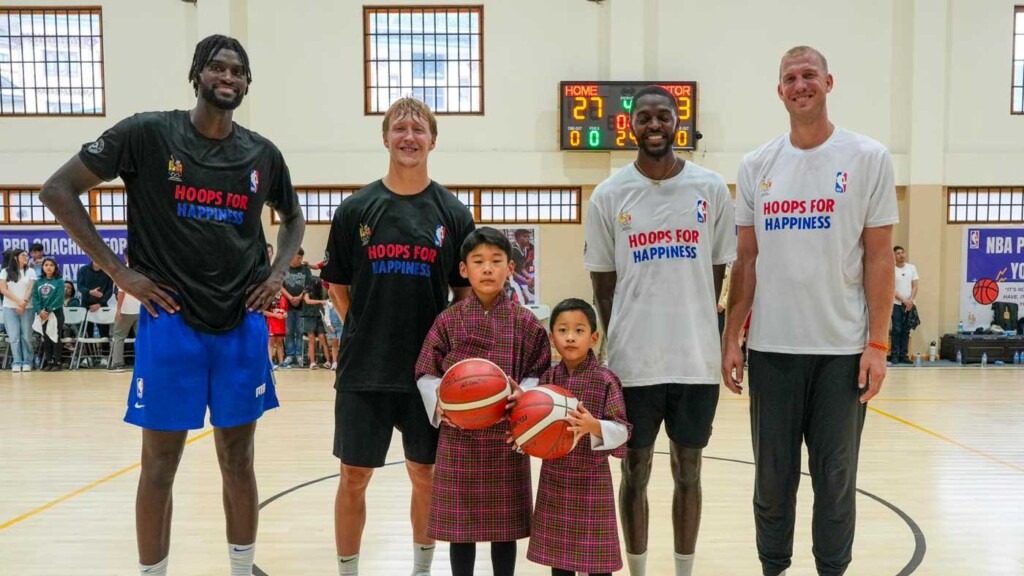 Les jeunes princes bhoutanais rencontrent quatre célèbres joueurs de la NBA Les jeunes princes bhoutanais rencontrent quatre célèbres joueurs de la NBA