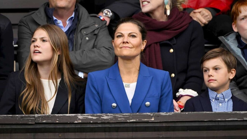 La princesse Estelle et le prince Oscar assistent avec Victoria de Suède au Finnkampen La princesse Estelle et le prince Oscar assistent avec Victoria de Suède au Finnkampen