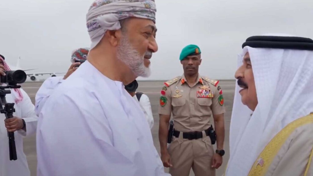 Le roi de Bahreïn et ses fils ont reçu une invitation du sultan d’Oman pour visiter le Dhofar Le roi de Bahreïn et ses fils ont reçu une invitation du sultan d’Oman pour visiter le Dhofar