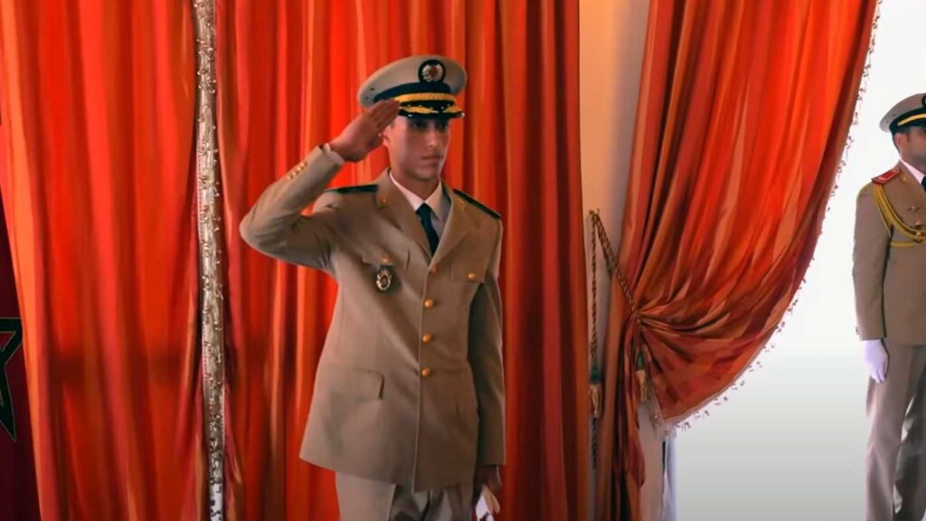 Mohammed VI a promu le prince héritier du Maroc au grade de colonel-major Mohammed VI a promu le prince héritier du Maroc au grade de colonel-major