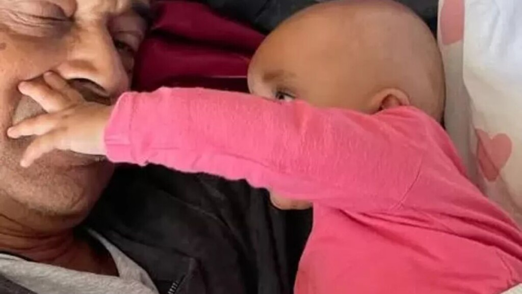 Il partage une douce photo avec sa fille de 9 mois Il partage une douce photo avec sa fille de 9 mois