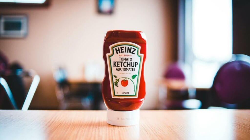 Heinz lance une sauce mêlant épices et douceur, très prisée sur les réseaux sociaux Heinz lance une sauce mêlant épices et douceur, très prisée sur les réseaux sociaux