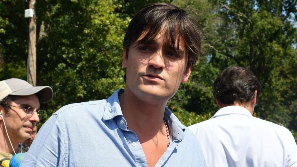 Alain-Fabien Delon s’oppose à Anouchka concernant le testament controversé de leur père Alain-Fabien Delon s’oppose à Anouchka concernant le testament controversé de leur père
