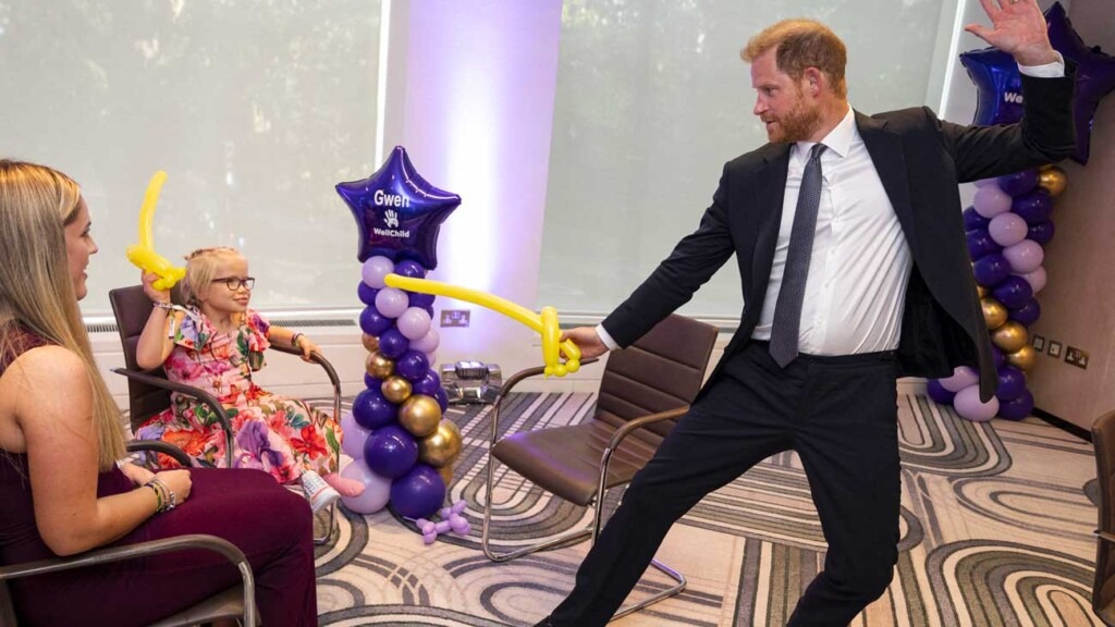 Le Prince Harry rend hommage à des enfants malades et courageux lors d’une cérémonie à Londres Le Prince Harry rend hommage à des enfants malades et courageux lors d’une cérémonie à Londres