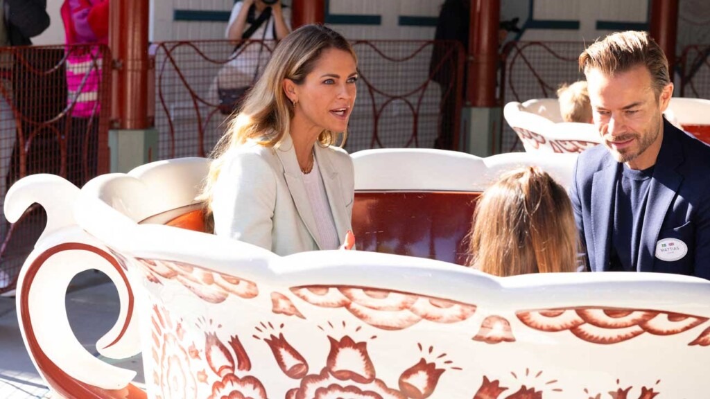 La princesse Madeleine s’amuse aux manèges avec des enfants atteints de maladies graves La princesse Madeleine s’amuse aux manèges avec des enfants atteints de maladies graves