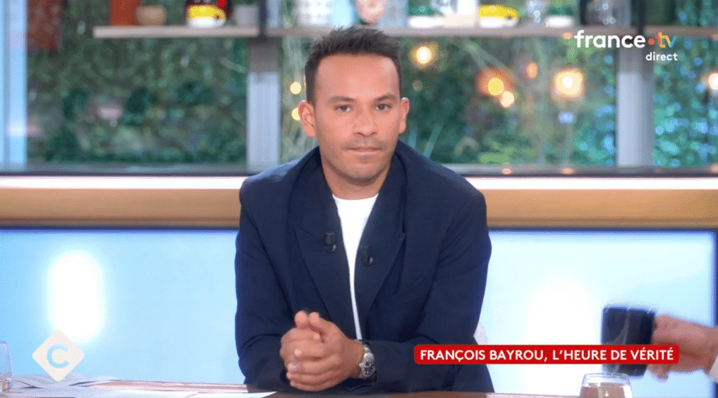 Mohamed Bouhafsi annonce son départ pendant les vacances de C à Vous Mohamed Bouhafsi annonce son départ pendant les vacances de C à Vous