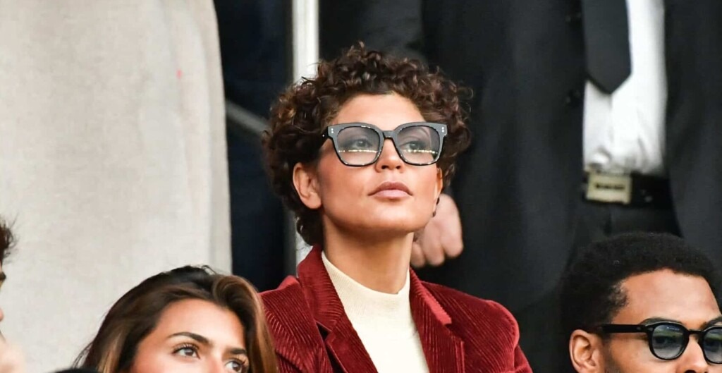 Nawell Madani revient sur scène et dit que l’opinion sur l’agression de l’enfant est fausse Nawell Madani revient sur scène et dit que l’opinion sur l’agression de l’enfant est fausse
