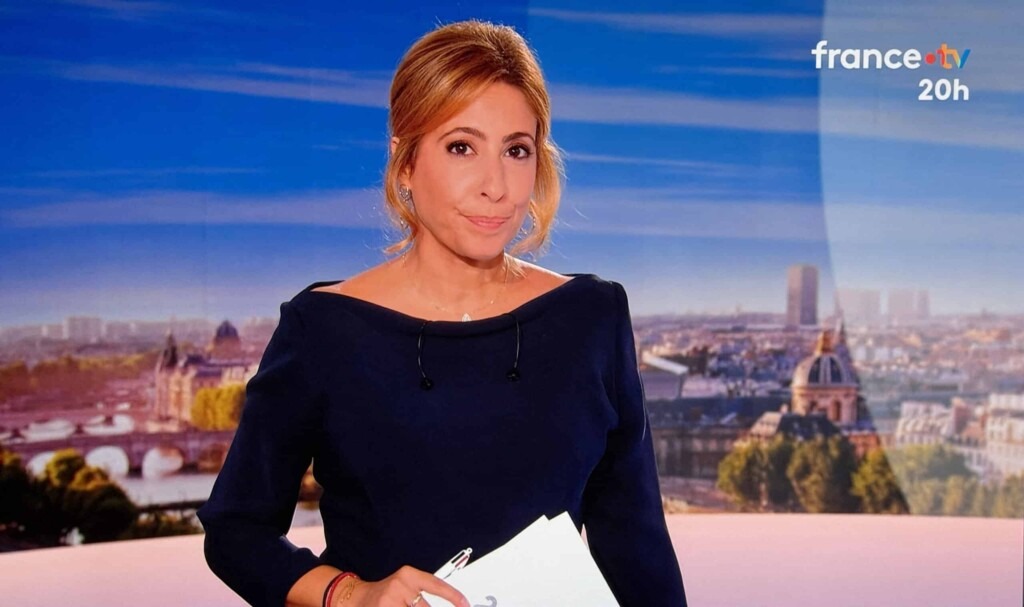 Le directeur de l’info de France Télé reprend vite Léa Salamé après sa gaffe sur Dominique Bernard Le directeur de l’info de France Télé reprend vite Léa Salamé après sa gaffe sur Dominique Bernard
