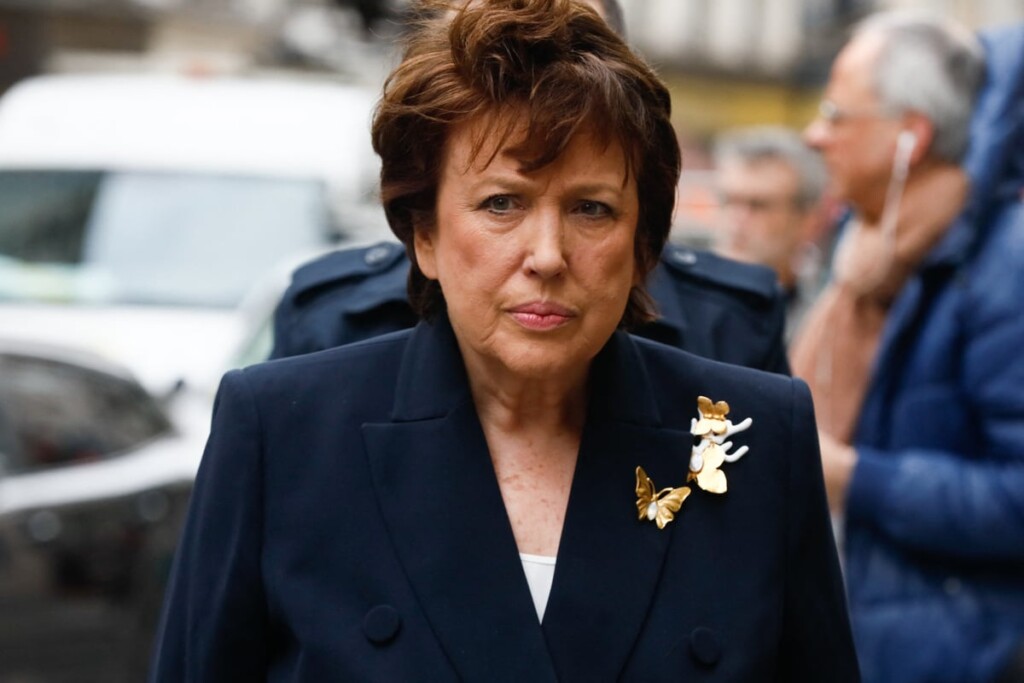 Roselyne Bachelot livre un récit émouvant sur les abus sexuels dans l’Église, partageant son vécu Roselyne Bachelot livre un récit émouvant sur les abus sexuels dans l’Église, partageant son vécu