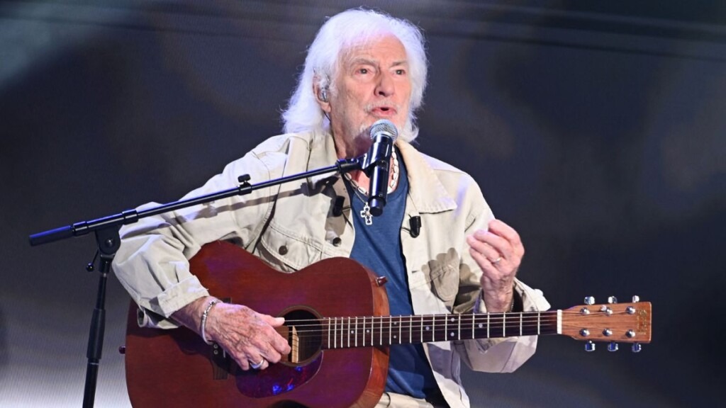 Hugues Aufray parle de son héritage, insistant sur l’urgence, loin des polémiques de Johnny ou Delon Hugues Aufray parle de son héritage, insistant sur l’urgence, loin des polémiques de Johnny ou Delon