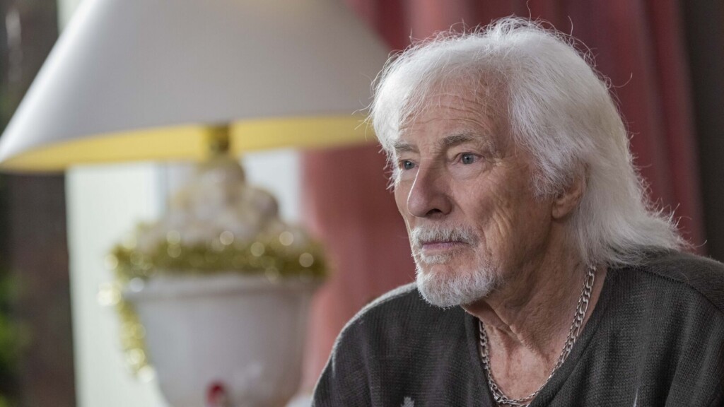 Hugues Aufray ému en évoquant le suicide de son frère : « Si j’avais été là… » Hugues Aufray ému en évoquant le suicide de son frère : « Si j’avais été là… »