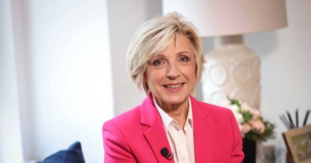 Evelyne Dhéliat ressent une pression constante depuis sa lutte contre le cancer du sein Evelyne Dhéliat ressent une pression constante depuis sa lutte contre le cancer du sein