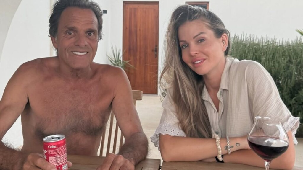 Elle abandonne ses larmes, tourne la page et accueille son nouveau départ après le divorce Elle abandonne ses larmes, tourne la page et accueille son nouveau départ après le divorce