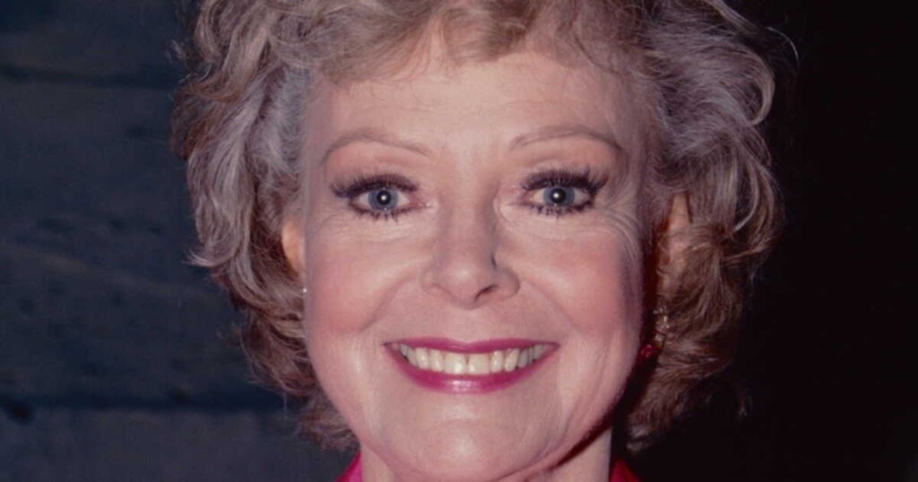 June Lockhart, connue pour Lassie et Perdus dans l’espace, est morte à 100 ans June Lockhart, connue pour Lassie et Perdus dans l’espace, est morte à 100 ans