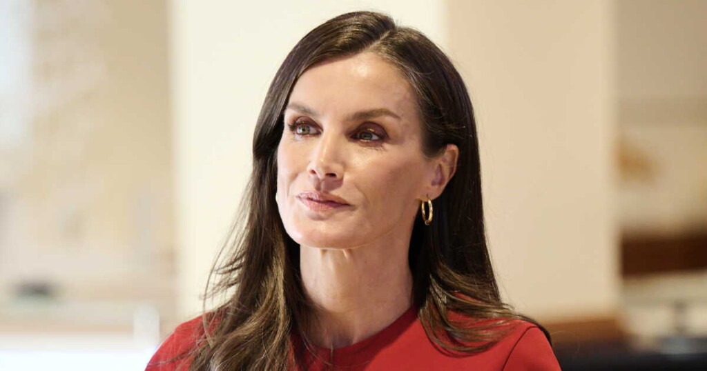 La reine Letizia d’Espagne adopte ce sérum antirides nouvellement disponible en France La reine Letizia d’Espagne adopte ce sérum antirides nouvellement disponible en France