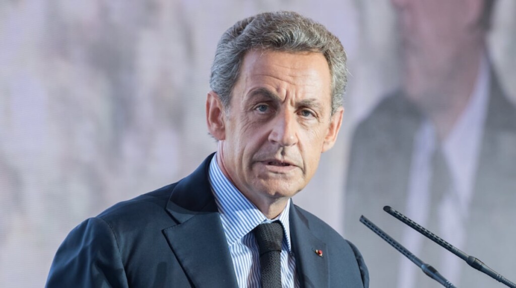 Nicolas Sarkozy en péril : un objet étonnant acheté pour sa sérénité en détention Nicolas Sarkozy en péril : un objet étonnant acheté pour sa sérénité en détention