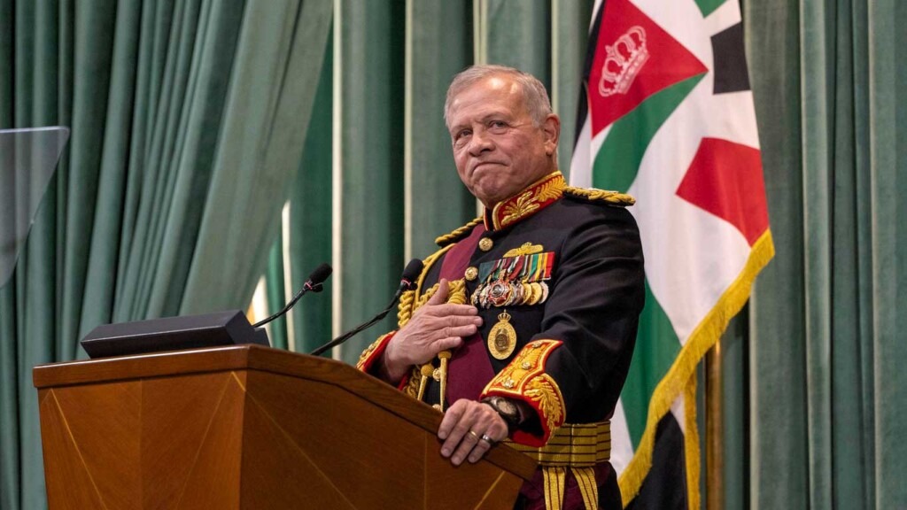 Le roi Abdallah II ouvre le parlement en présence de la famille royale jordanienne réunie Le roi Abdallah II ouvre le parlement en présence de la famille royale jordanienne réunie