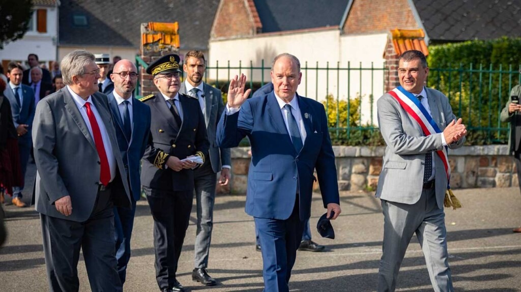 Le Prince Albert II découvre l’Oise en marchant sur les traces de ses ancêtres Le Prince Albert II découvre l’Oise en marchant sur les traces de ses ancêtres