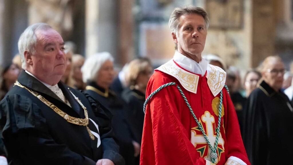 Le prince Emmanuel-Philibert invite dames et chevaliers de ses ordres au Panthéon de Rome avec le grand maître maltais Le prince Emmanuel-Philibert invite dames et chevaliers de ses ordres au Panthéon de Rome avec le grand maître maltais