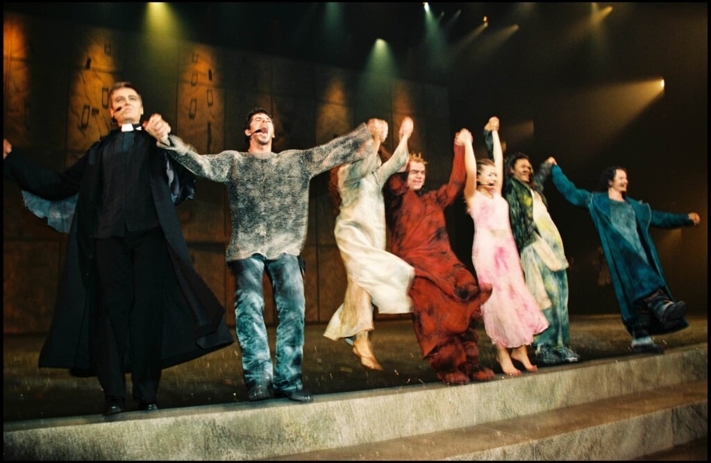 Garou, Hélène Ségara et Patrick Fiori se réunissent 25 ans après pour une nouvelle aventure musicale Garou, Hélène Ségara et Patrick Fiori se réunissent 25 ans après pour une nouvelle aventure musicale