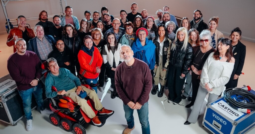 François Pirette révolutionne l’humour en transformant des anonymes en stars avec un concept inédit François Pirette révolutionne l’humour en transformant des anonymes en stars avec un concept inédit