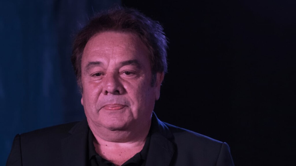 Un chanteur français célèbre meurt d’une maladie soudaine, laissant le monde musical en deuil Un chanteur français célèbre meurt d’une maladie soudaine, laissant le monde musical en deuil