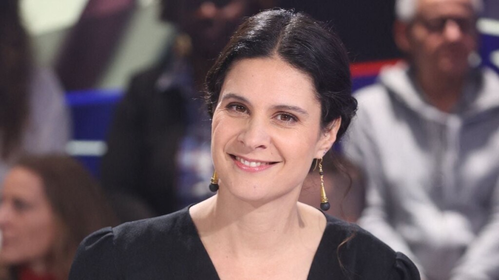 Choquée par des fillettes voilées, Apolline de Malherbe questionne Jordan Bardella en direct sur BFMTV Choquée par des fillettes voilées, Apolline de Malherbe questionne Jordan Bardella en direct sur BFMTV