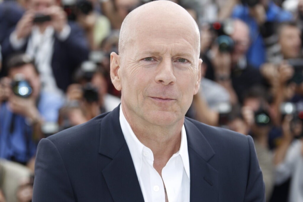 Souffrant d’une maladie, Bruce Willis émeut le public lors d’une rare apparition Souffrant d’une maladie, Bruce Willis émeut le public lors d’une rare apparition