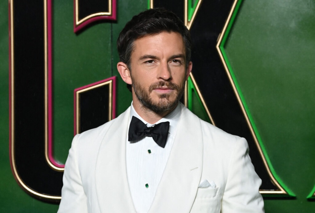 Jonathan Bailey, élu homme le plus sexy du monde, est-il actuellement en couple ? Jonathan Bailey, élu homme le plus sexy du monde, est-il actuellement en couple ?