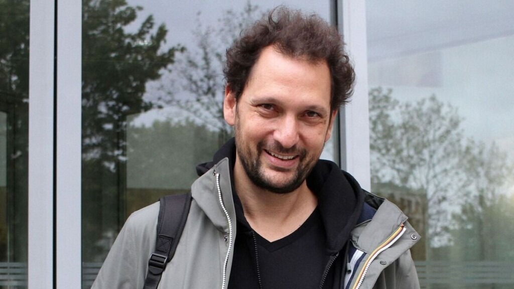 Eric Antoine révèle que, depuis son divorce, ses fils vivent maintenant loin de leur mère Eric Antoine révèle que, depuis son divorce, ses fils vivent maintenant loin de leur mère