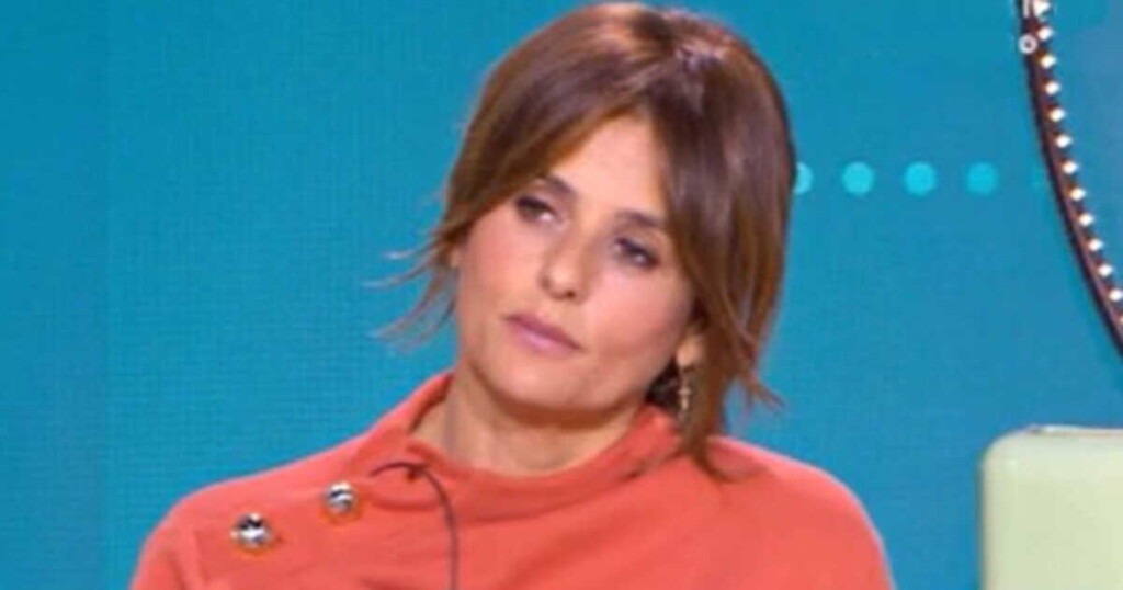 Aujourd’hui commence la disparition d’un témoin de l’émission, Faustine Bollaert et son équipe lui rendent hommage Aujourd’hui commence la disparition d’un témoin de l’émission, Faustine Bollaert et son équipe lui rendent hommage