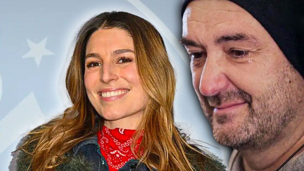 Cyril Lignac, ému, se confie dans les bras de Laury Thilleman sur le plateau Cyril Lignac, ému, se confie dans les bras de Laury Thilleman sur le plateau