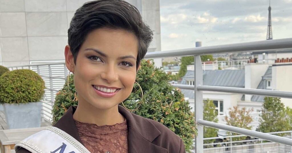 Eve Gilles dévoile fièrement des indices sur son costume national pour Miss Univers 2025 Eve Gilles dévoile fièrement des indices sur son costume national pour Miss Univers 2025