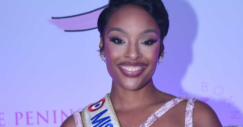 Pendant un voyage avec les Miss régionales, Angélique Angarni-Filopon a fait pleurer ses collègues Pendant un voyage avec les Miss régionales, Angélique Angarni-Filopon a fait pleurer ses collègues