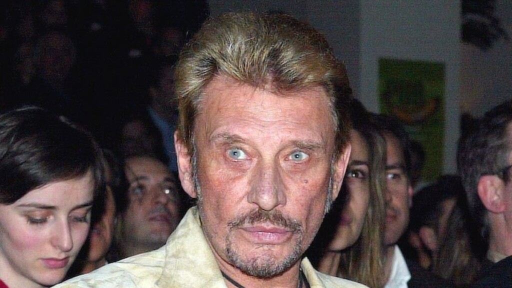 Johnny Hallyday, blessé et mourant, un proche raconte une scène effrayante Johnny Hallyday, blessé et mourant, un proche raconte une scène effrayante