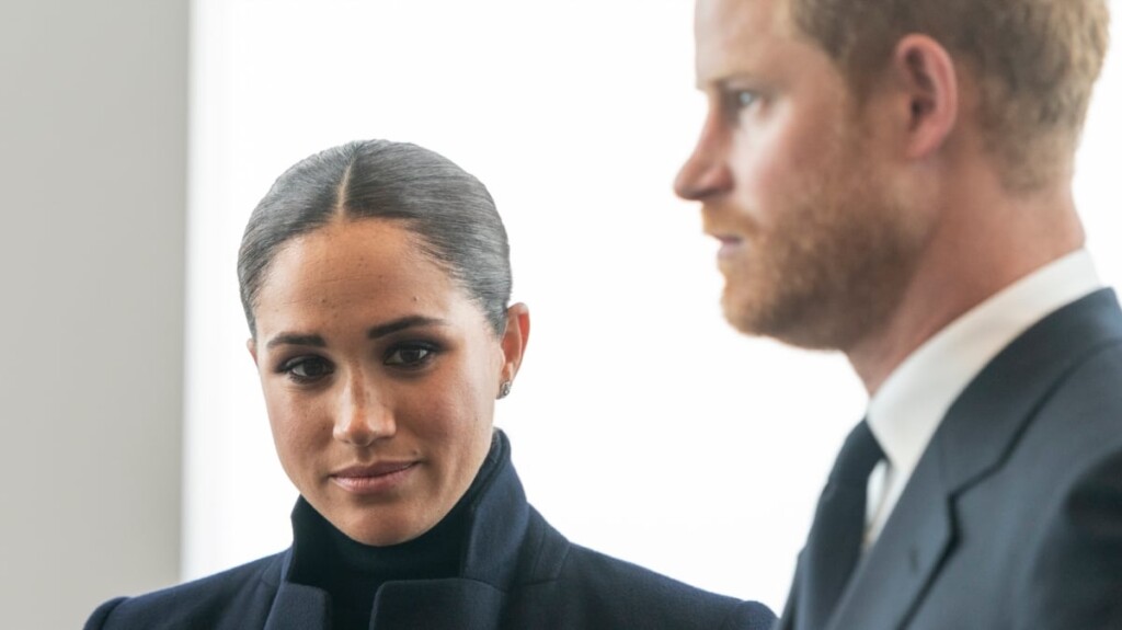 Le prince Harry trahi ? Des tensions à Buckingham : Meghan aurait flirté avec William Le prince Harry trahi ? Des tensions à Buckingham : Meghan aurait flirté avec William