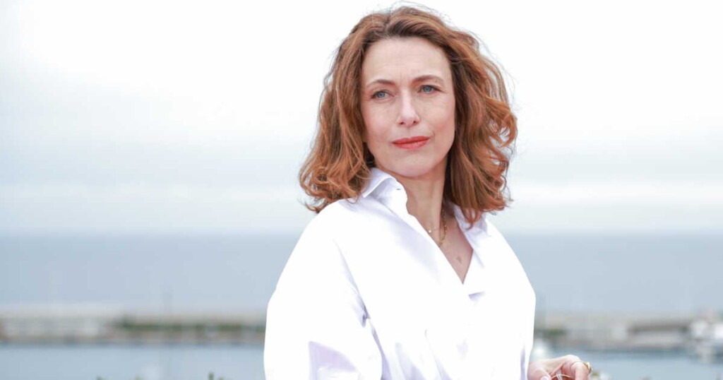 Natacha Lindinger, actrice célèbre, est l’invitée de Frédéric Lopez dans Un dimanche à la campagne Natacha Lindinger, actrice célèbre, est l’invitée de Frédéric Lopez dans Un dimanche à la campagne
