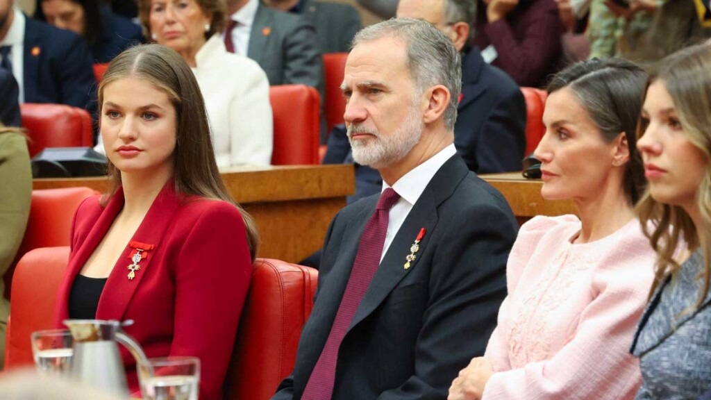 Le roi Felipe VI et sa fille célèbrent les 50 ans du retour de la monarchie en Espagne Le roi Felipe VI et sa fille célèbrent les 50 ans du retour de la monarchie en Espagne