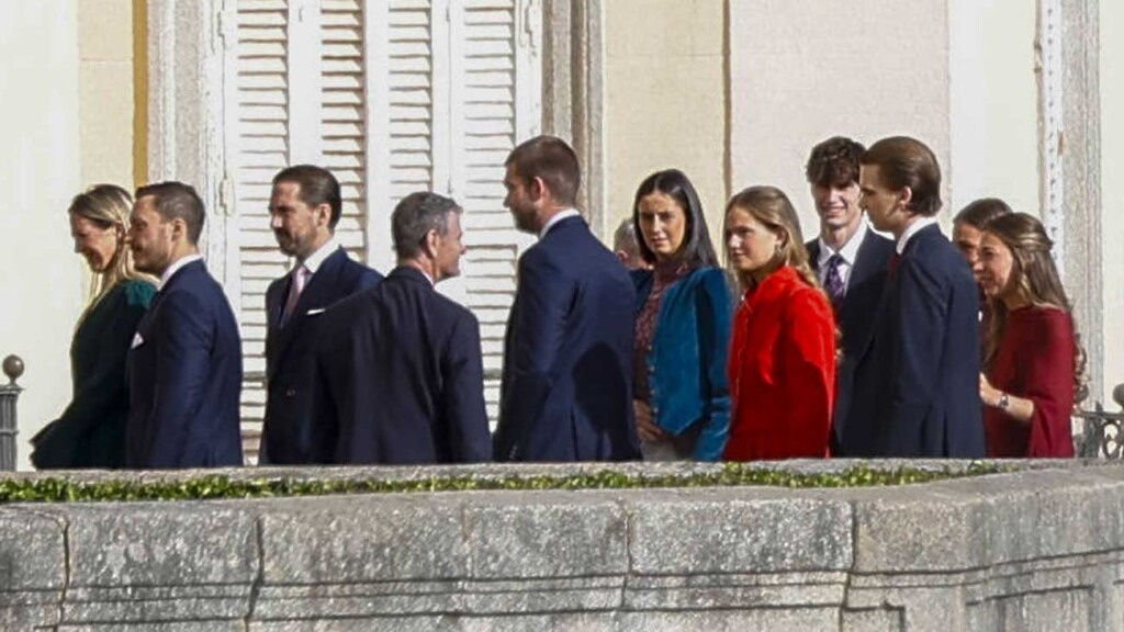Les Bourbon se réunissent avec les familles royales grecque, des Deux-Siciles et bulgare pour fêter 50 ans de monarchie Les Bourbon se réunissent avec les familles royales grecque, des Deux-Siciles et bulgare pour fêter 50 ans de monarchie