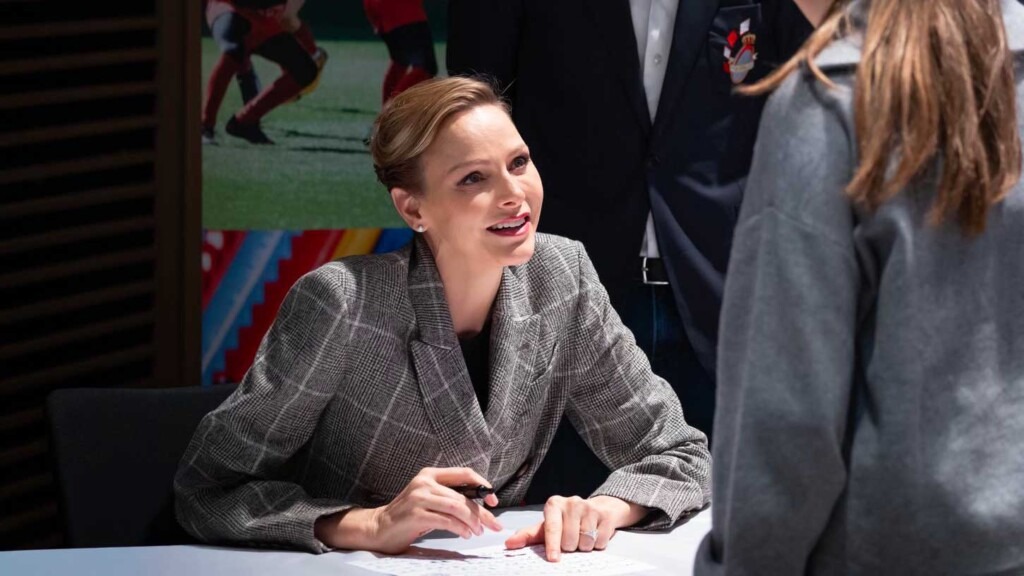La princesse Charlène a rencontré les lauréats du concours de design du maillot de l’équipe nationale de rugby La princesse Charlène a rencontré les lauréats du concours de design du maillot de l’équipe nationale de rugby